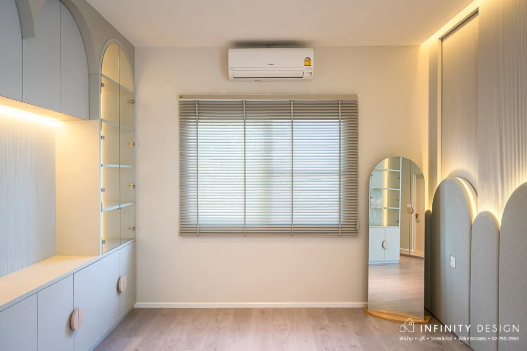 ห้องนอนกลางตกแต่งด้วยมู่ลี่ไม้ @ มัณฑนา บางนา-วงแหวน | Infinity Design ห้องนอนกลางตกแต่งด้วยมู่ลี่ไม้ @ มัณฑนา บางนา-วงแหวน