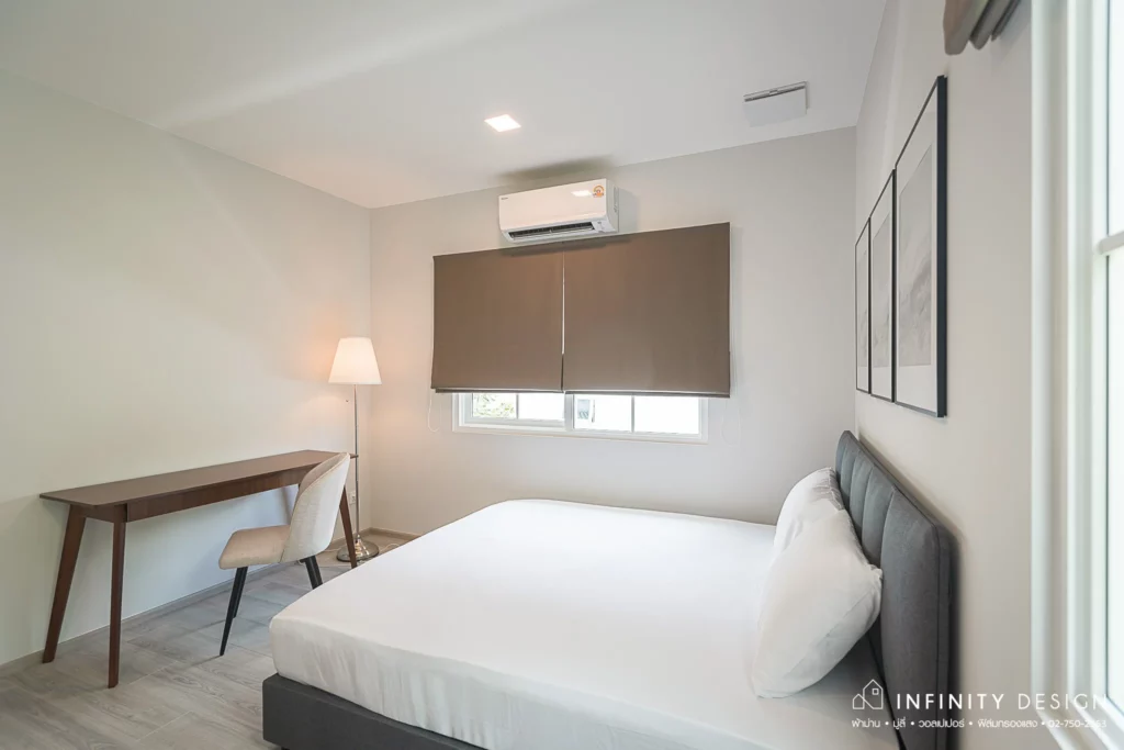 ห้องนอนเล็ก ตกแต่งด้วยผ้าม่านพับ @ CHAIYAPRUEK Bangna KM.15 | Infinity Design